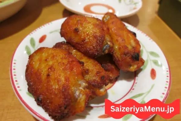 スパイシーな炭火焼きチキン